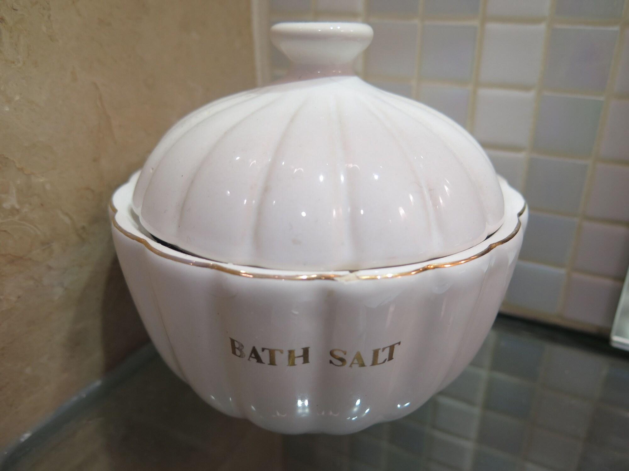 达沃市马可波罗酒店 外观 照片 A container of bath salt