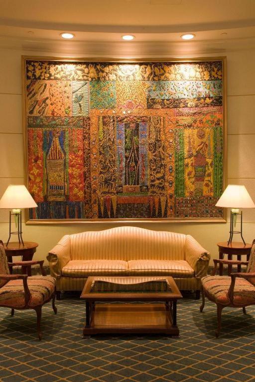 达沃市马可波罗酒店 外观 照片 The lobby of the Four Seasons Hotel, Washington, D.C.