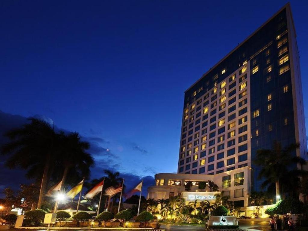 达沃市马可波罗酒店 外观 照片 The hotel at night