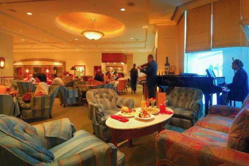 达沃市马可波罗酒店 外观 照片 The lounge at the airport