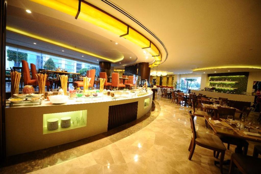 达沃市马可波罗酒店 外观 照片 The restaurant