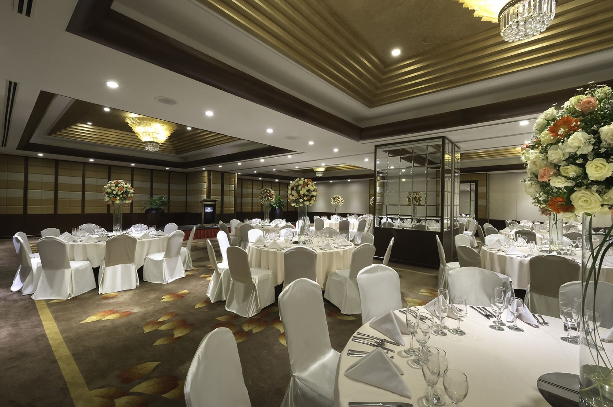 达沃市马可波罗酒店 外观 照片 The ballroom at the hotel