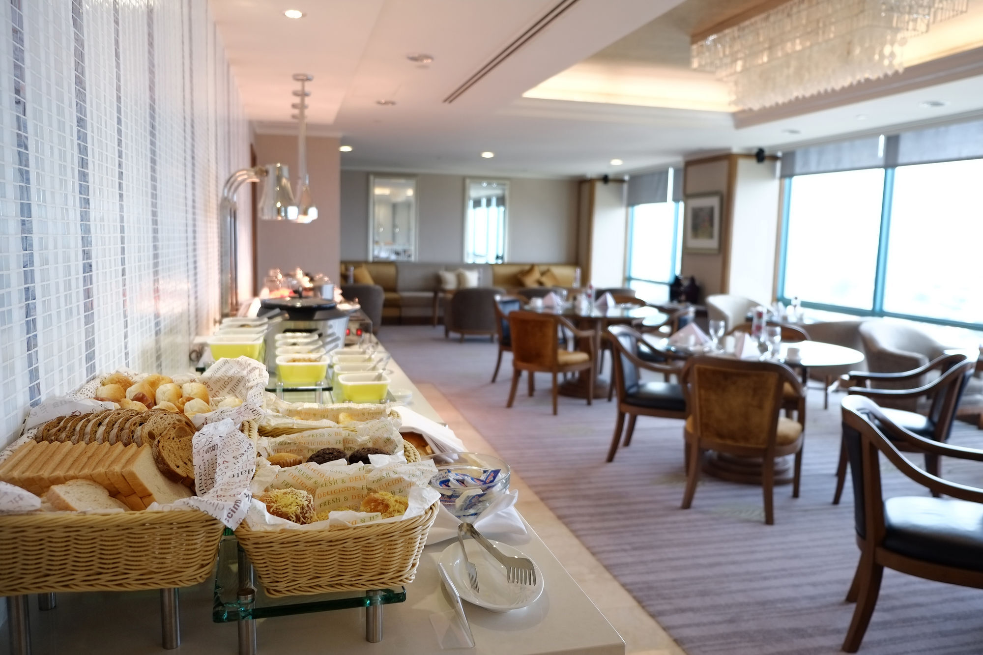 达沃市马可波罗酒店 外观 照片 The Royal Orchid Lounge at Suvarnabhumi Airport